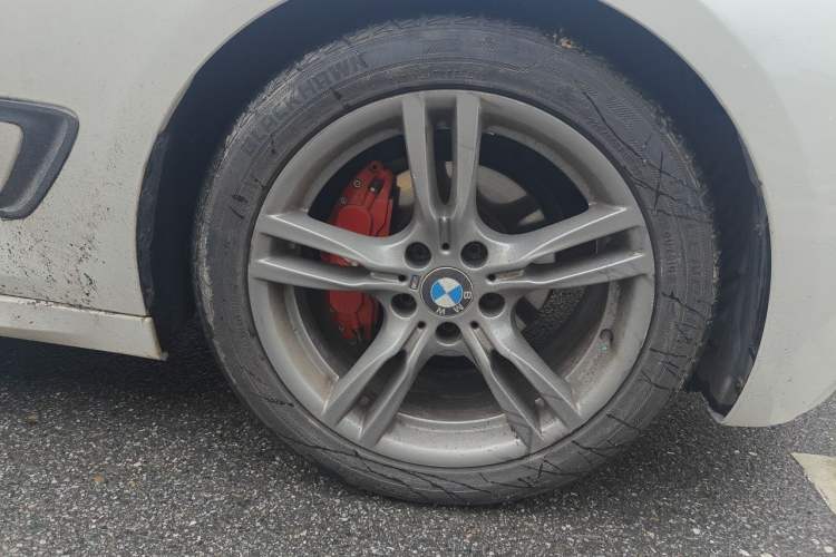 Used BMW 3 Series GT 2018 320i Sport Edition Right Front Wheel Hub