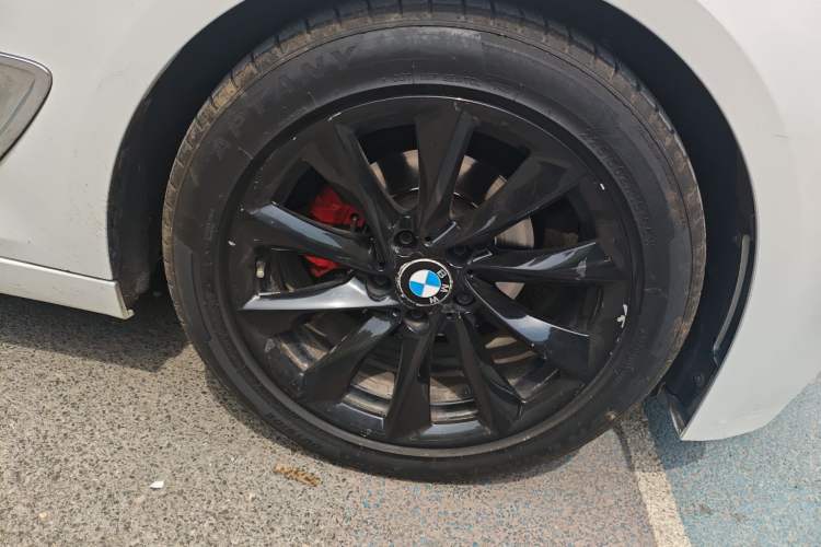 Used BMW 3 Series GT 2018 320i Sport Edition Right Front Wheel Hub
