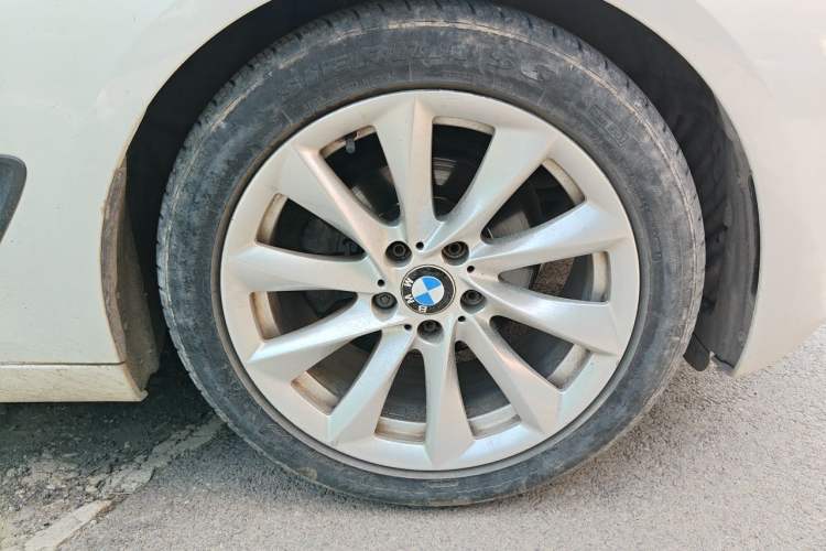 Used BMW 3 Series GT 2018 320i Sport Edition Right Front Wheel Hub