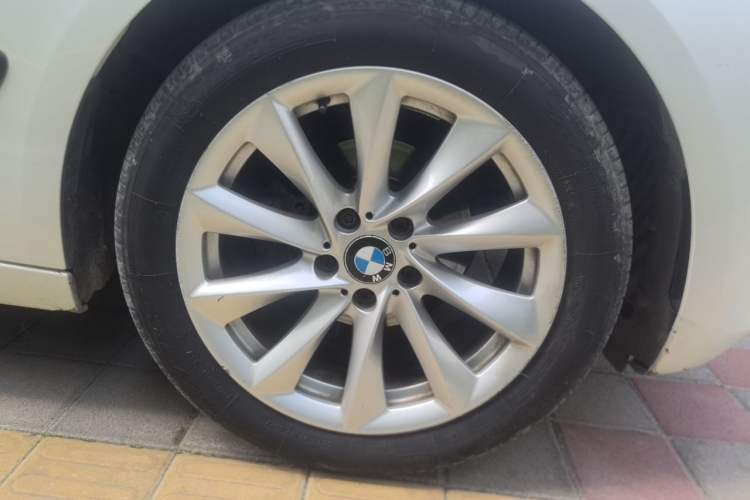 Used BMW 3 Series GT 2018 320i Sport Edition Right Front Wheel Hub