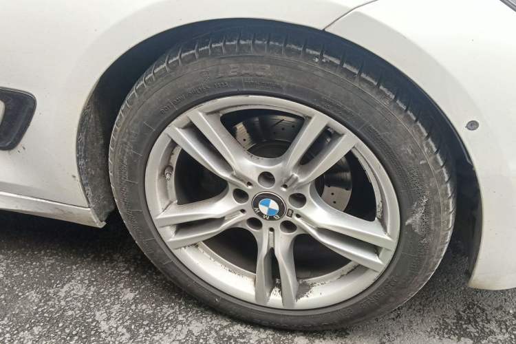 Used BMW 3 Series GT 2018 320i Sport Edition Right Front Wheel Hub