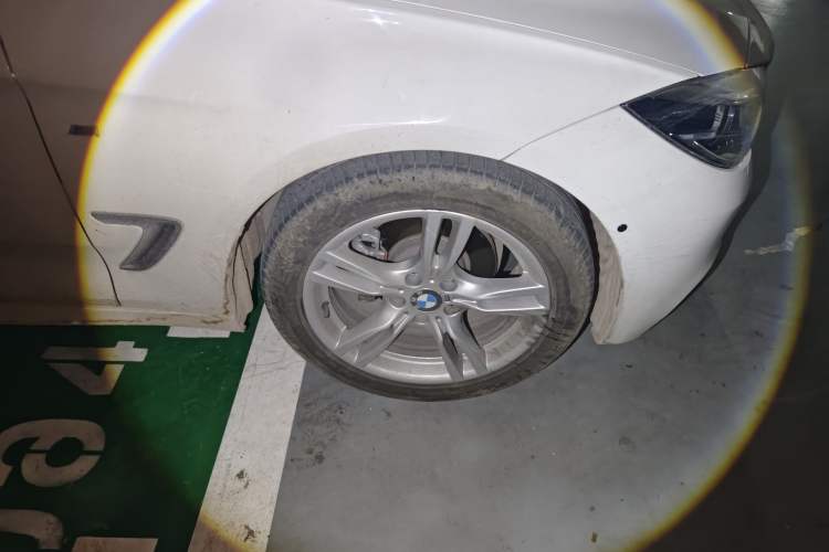 Used BMW 3 Series GT 2018 320i M Sport Edition Right Front Wheel Hub
