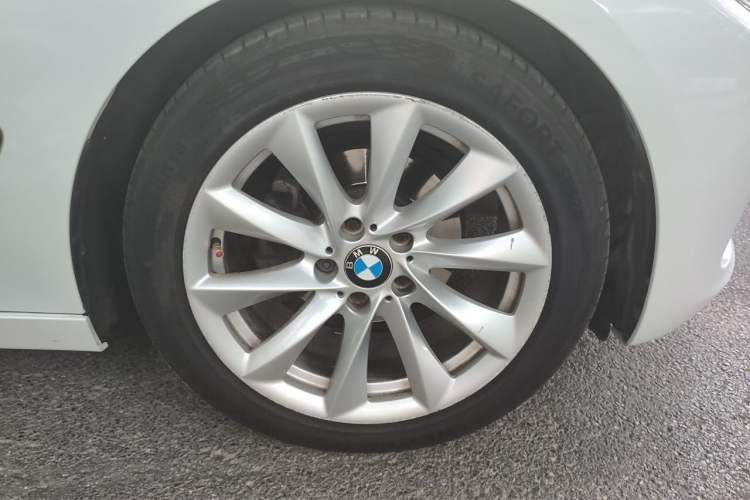 Used BMW 3 Series GT 2018 320i Sport Edition Right Front Wheel Hub