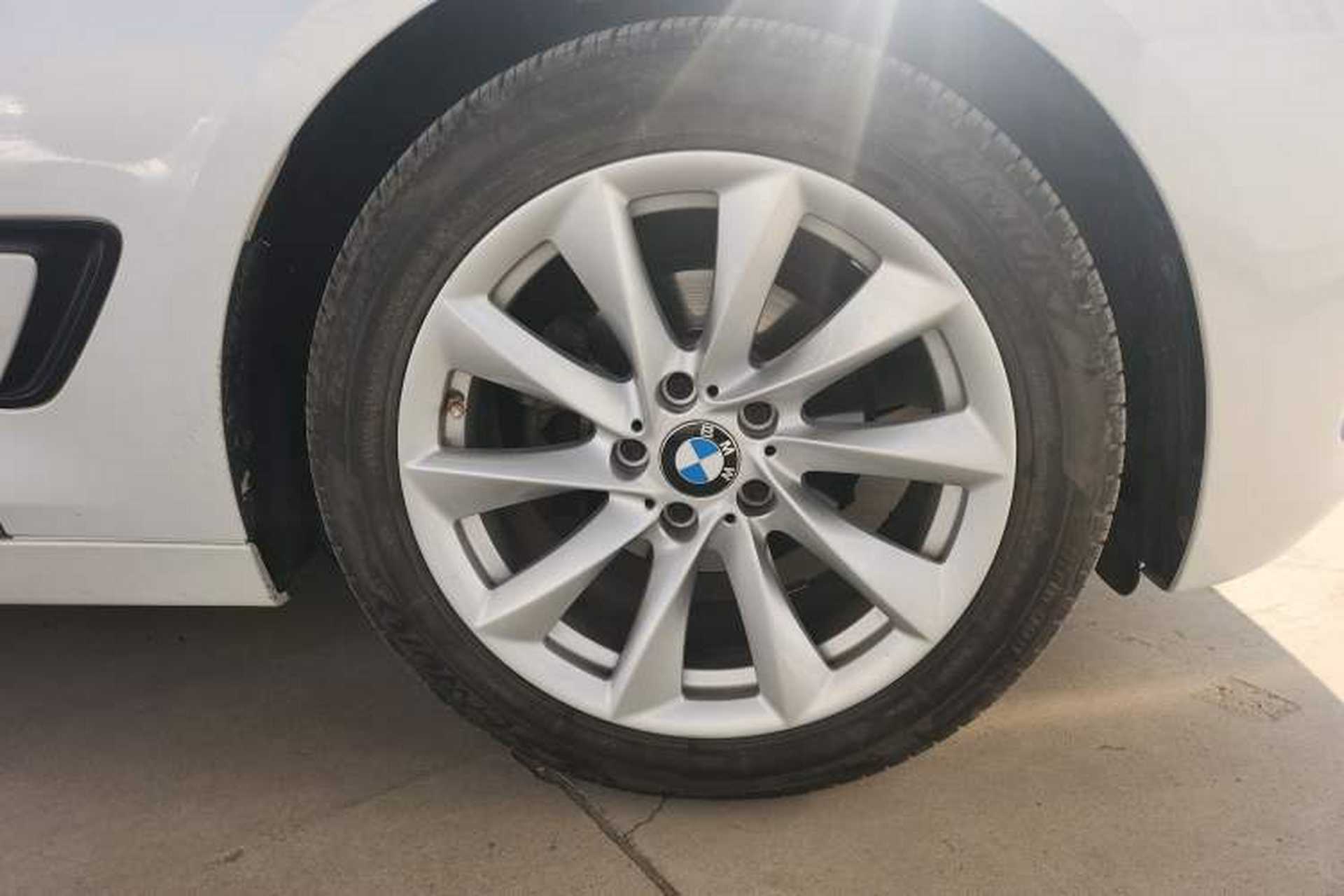 Used BMW 3 Series GT 2018 320i Sport Edition Right Front Wheel Hub