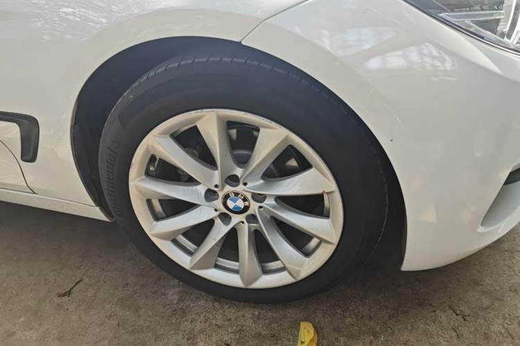 Used BMW 3 Series GT 2018 320i Sport Edition Right Front Wheel Hub