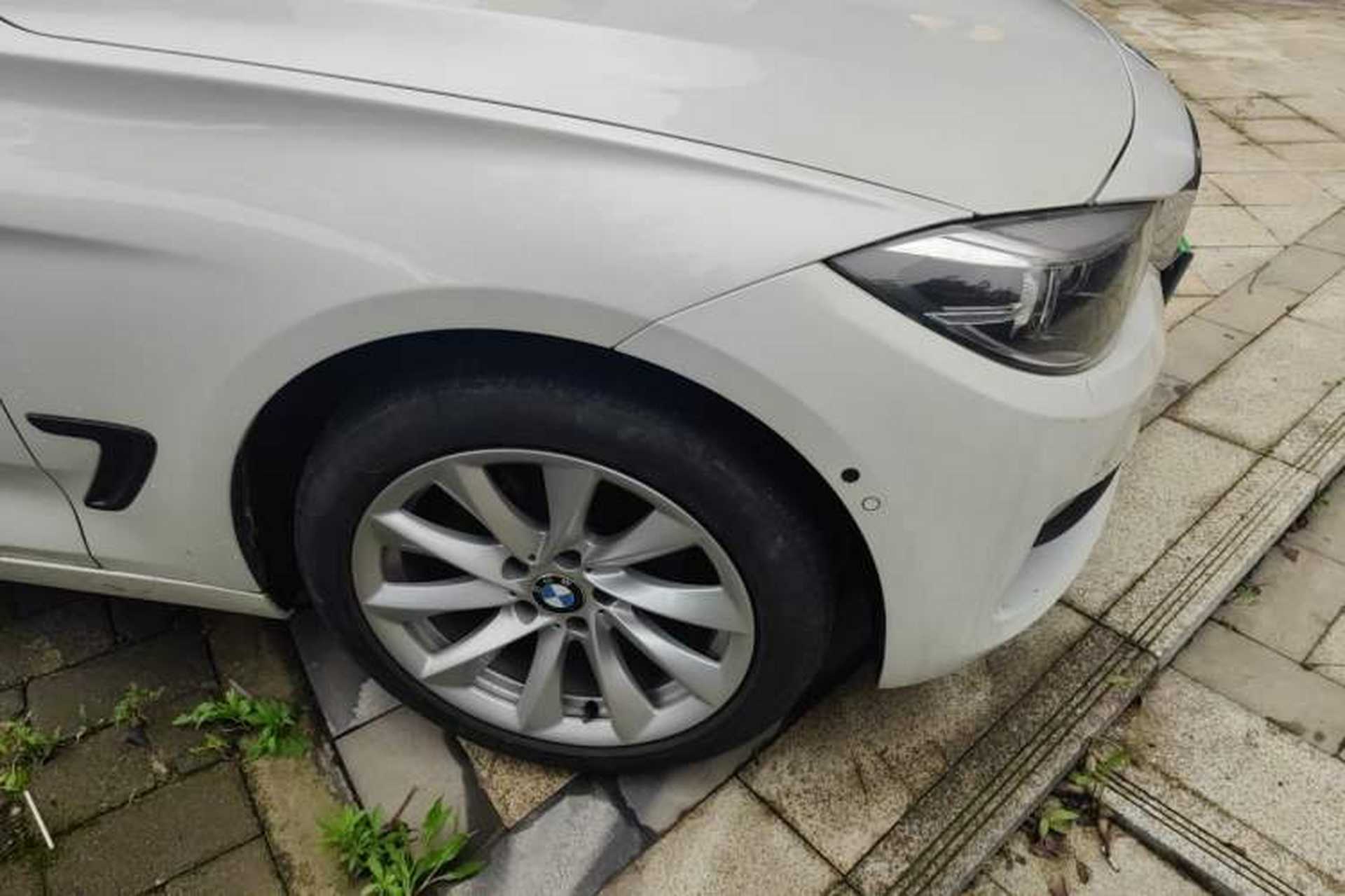Used BMW 3 Series GT 2018 320i Sport Edition Right Front Wheel Hub