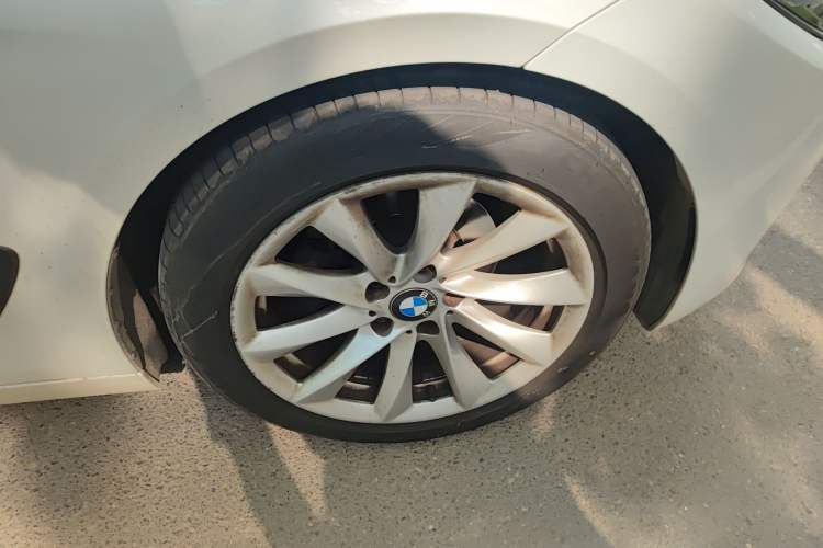 Used BMW 3 Series GT 2018 320i Sport Edition Right Front Wheel Hub