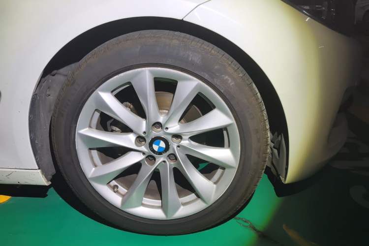Used BMW 3 Series GT 2018 320i Sport Edition Right Front Wheel Hub