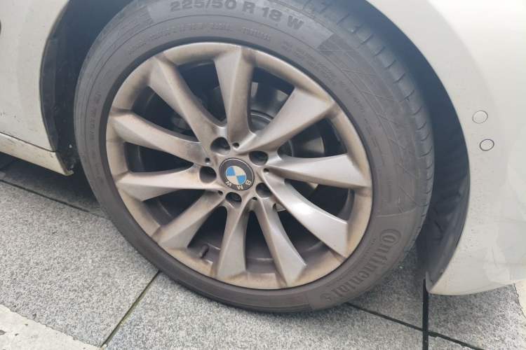 Used BMW 3 Series GT 2018 320i Sport Edition Right Front Wheel Hub