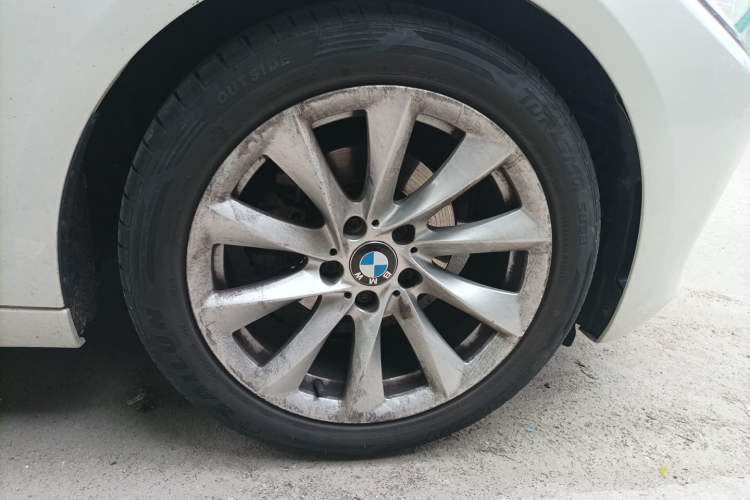 Used BMW 3 Series GT 2018 320i Sport Edition Right Front Wheel Hub