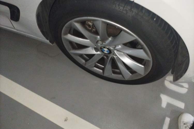 Used BMW 3 Series GT 2018 320i Sport Edition Right Front Wheel Hub