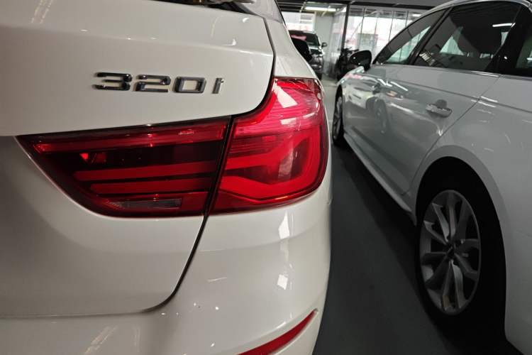 Used BMW 3 Series GT 2018 320i Sport Edition Right Rear Taillight