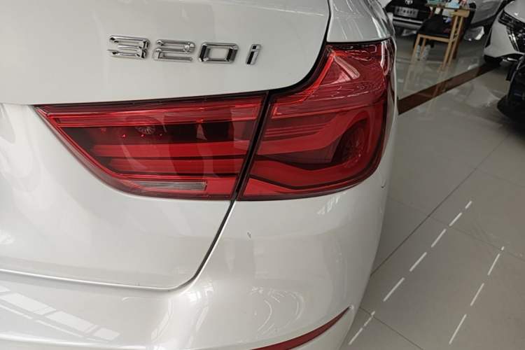 Used BMW 3 Series GT 2018 320i Sport Edition Right Rear Taillight
