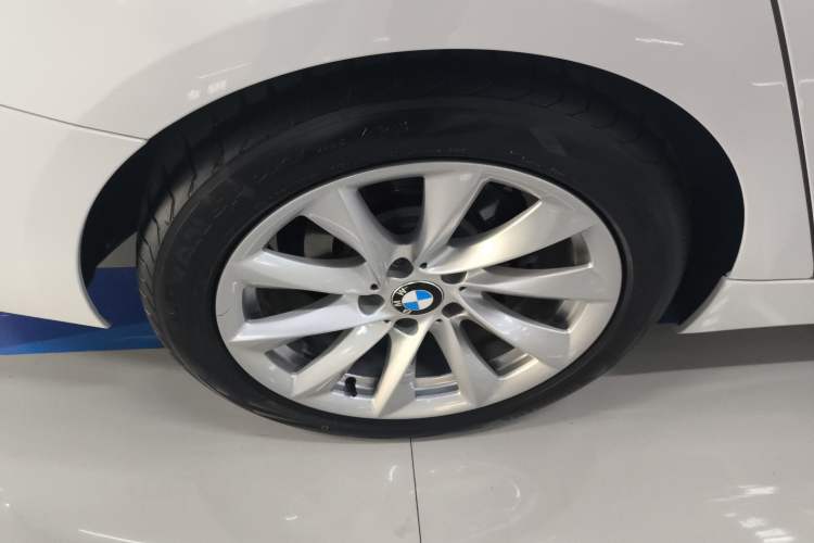 Used BMW 3 Series GT 2018 320i Sport Edition Right Rear Wheel Hub