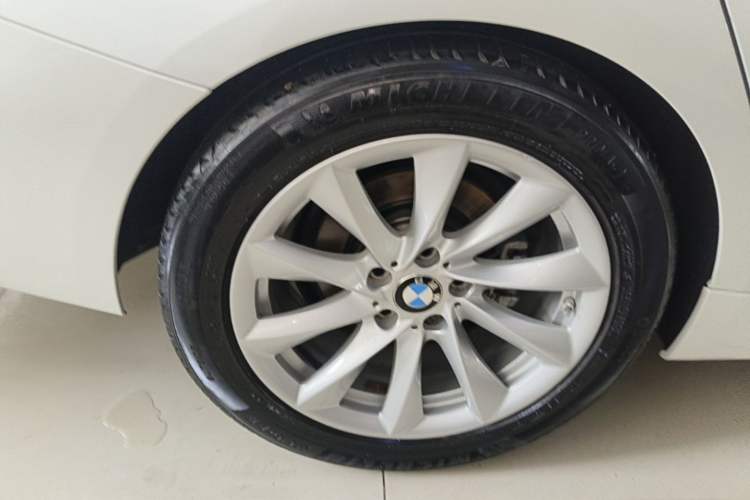 Used BMW 3 Series GT 2018 320i Sport Edition Right Rear Wheel Hub
