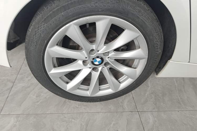 Used BMW 3 Series GT 2018 320i Sport Edition Right Rear Wheel Hub