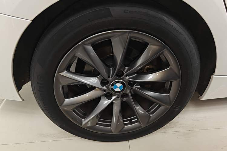 Used BMW 3 Series GT 2018 320i Sport Edition Right Rear Wheel Hub