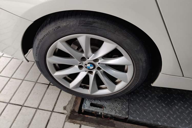Used BMW 3 Series GT 2018 320i Sport Edition Right Rear Wheel Hub