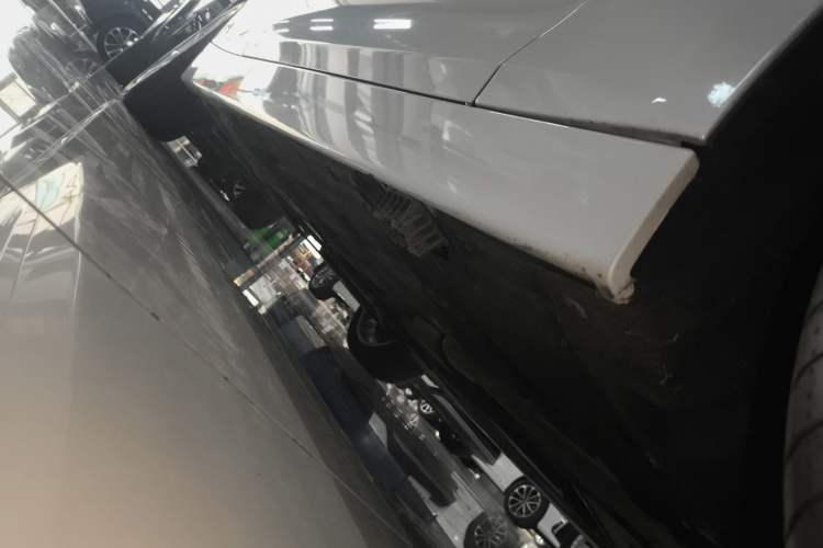 Used BMW 3 Series GT 2018 320i Sport Edition Right Side Sill