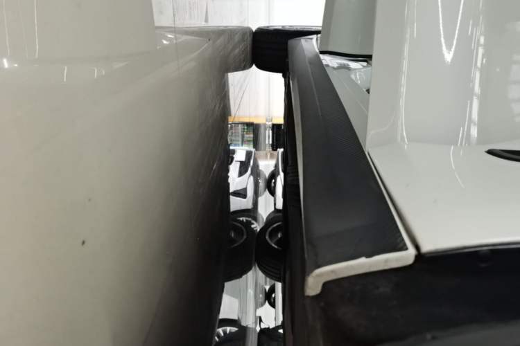 Used BMW 3 Series GT 2018 320i Sport Edition Right Side Sill
