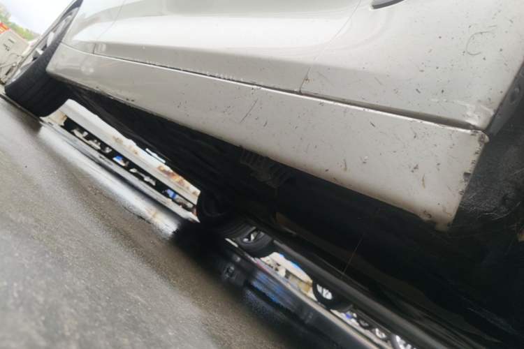 Used BMW 3 Series GT 2018 320i Sport Edition Right Side Sill