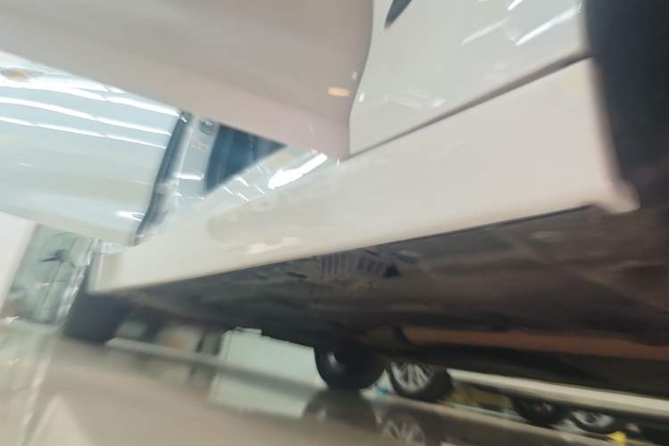 Used BMW 3 Series GT 2018 320i Sport Edition Right Side Sill