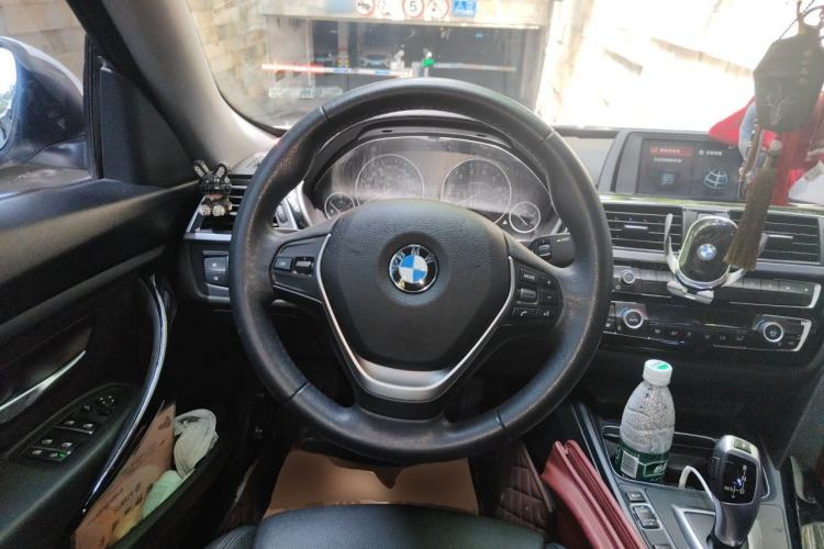 Used BMW 3 Series GT 2018 320i Sport Edition Steering Wheel