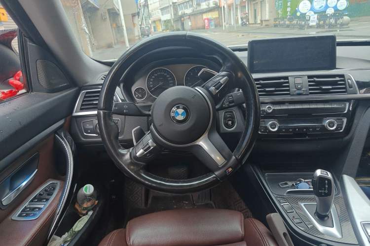 Used BMW 3 Series GT 2018 320i Sport Edition Steering Wheel