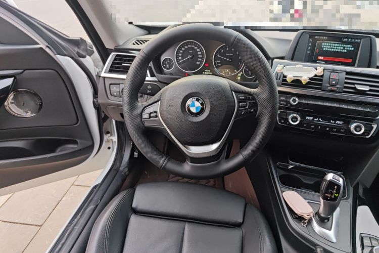 Used BMW 3 Series GT 2018 320i Sport Edition Steering Wheel
