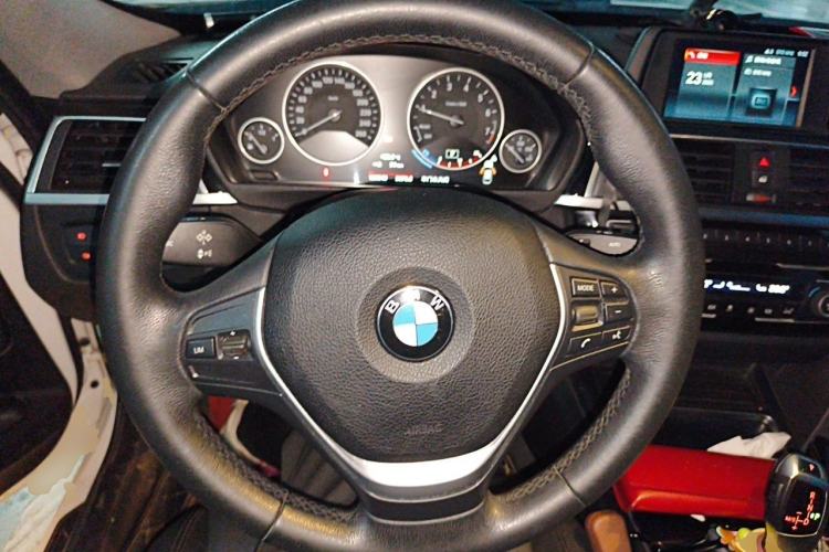 Used BMW 3 Series GT 2018 320i Sport Edition Steering Wheel