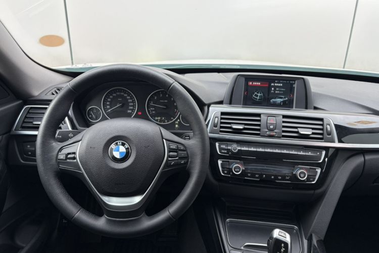 Used BMW 3 Series GT 2018 320i Sport Edition Steering Wheel
