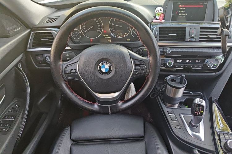 Used BMW 3 Series GT 2018 320i Sport Edition Steering Wheel