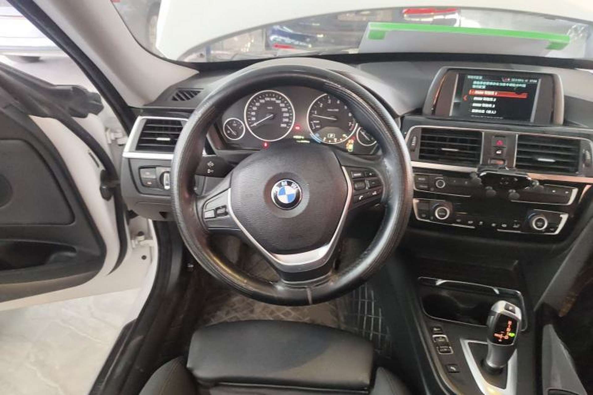 Used BMW 3 Series GT 2018 320i Sport Edition Steering Wheel
