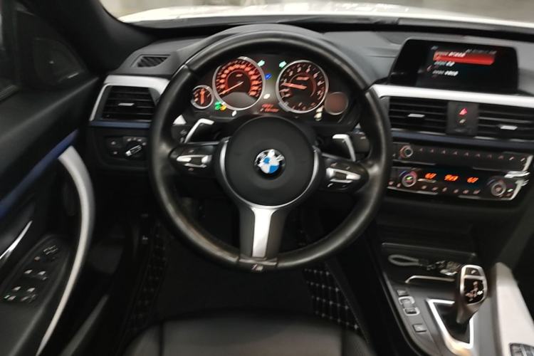 Used BMW 3 Series GT 2018 320i M Sport Edition Steering Wheel