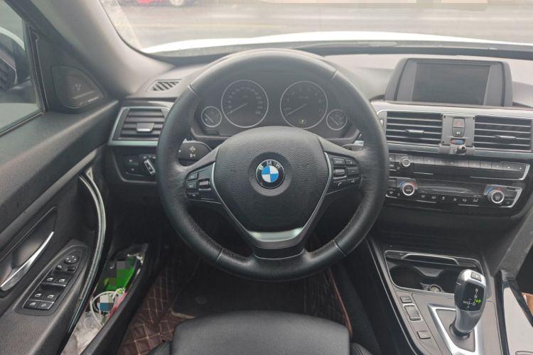 Used BMW 3 Series GT 2018 320i Sport Edition Steering Wheel