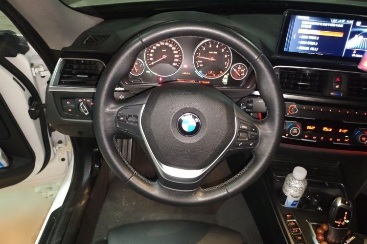 Used BMW 3 Series GT 2018 320i Sport Edition Steering Wheel