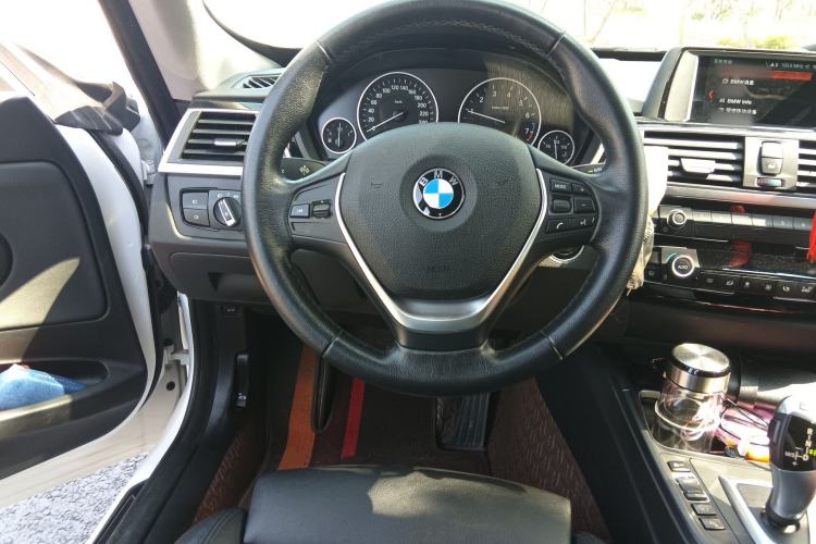 Used BMW 3 Series GT 2018 320i Sport Edition Steering Wheel