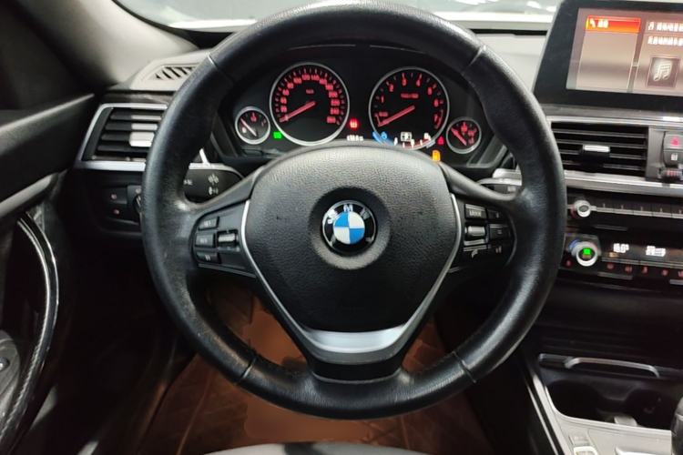 Used BMW 3 Series GT 2018 320i Sport Edition Steering Wheel
