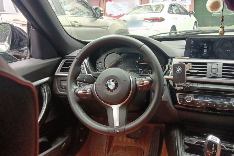 Used BMW 3 Series GT 2018 320i Sport Edition Steering Wheel
