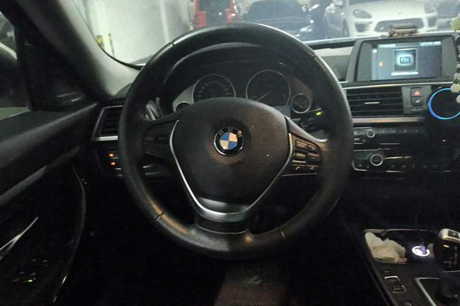 Used BMW 3 Series GT 2018 320i Sport Edition Steering Wheel