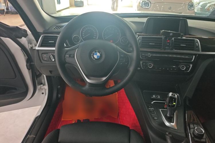 Used BMW 3 Series GT 2018 320i Sport Edition Steering Wheel