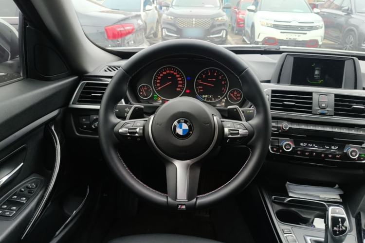 Used BMW 3 Series GT 2018 320i Sport Edition Steering Wheel