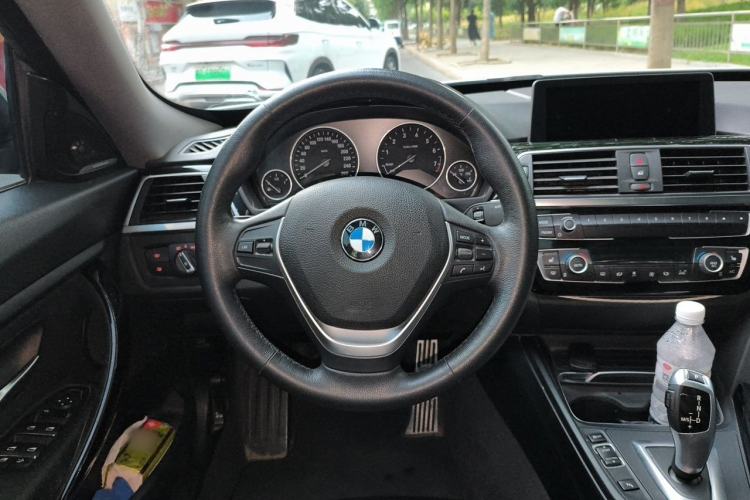 Used BMW 3 Series GT 2018 320i Sport Edition Steering Wheel