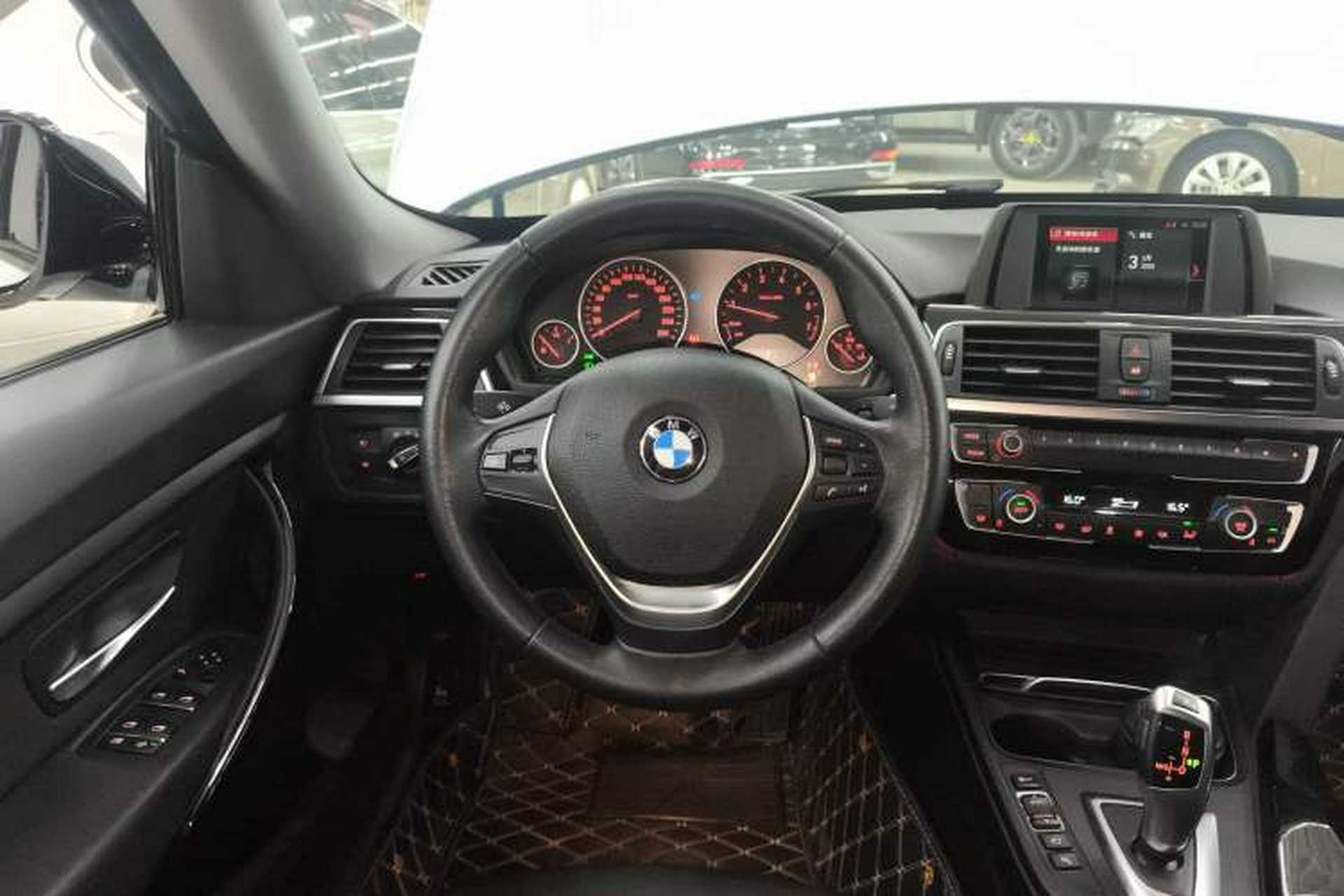 Used BMW 3 Series GT 2018 320i Sport Edition Steering Wheel