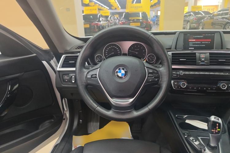 Used BMW 3 Series GT 2018 320i Sport Edition Steering Wheel