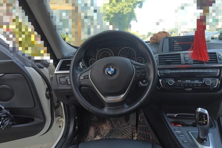 Used BMW 3 Series GT 2018 320i Sport Edition Steering Wheel