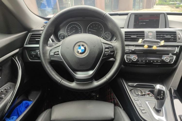 Used BMW 3 Series GT 2018 320i Sport Edition Steering Wheel