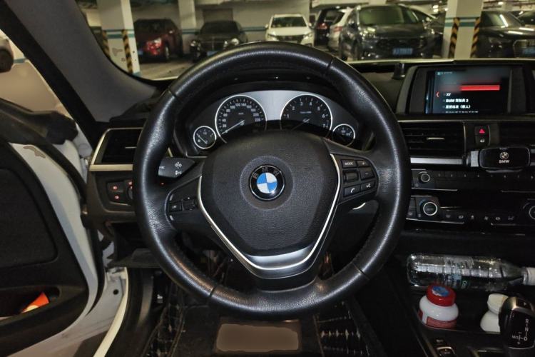 Used BMW 3 Series GT 2018 320i Sport Edition Steering Wheel