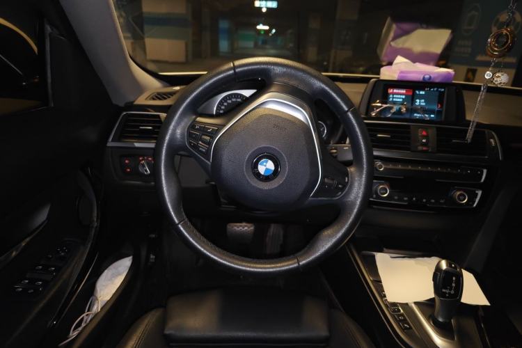Used BMW 3 Series GT 2018 320i Sport Edition Steering Wheel