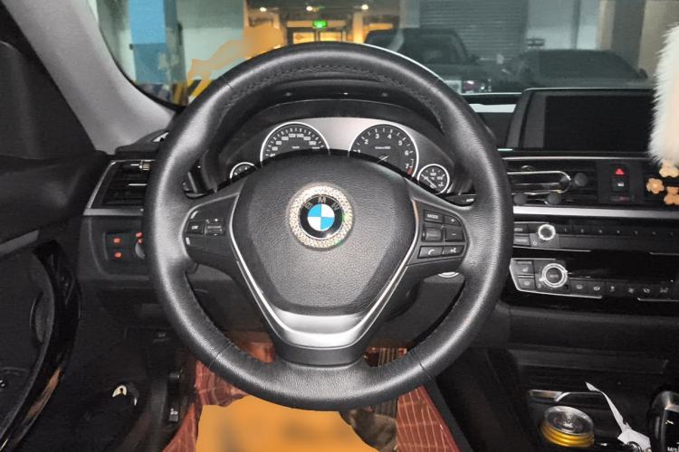 Used BMW 3 Series GT 2018 320i Sport Edition Steering Wheel